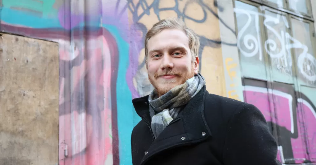Lars Esborg er glad han kan jobbe i mange ulike tjenester som vernepleier. 
