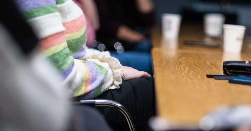 Familiekoordinator og initiativtaker til foreldreråd kan være foreldre, lærere, barnehage, helsepersonell, helsesykepleier, utekontakt, annet hjelpepersonell og politi. (Illustrasjonsfoto/arkivfoto)