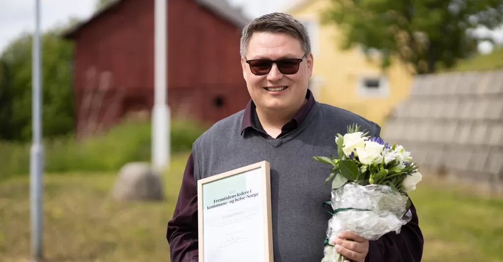 Vernepleier Kim Håkon Pedersen leder rundt 40 ansatte i tjenesten for psykisk helse og rusarbeid i Salangen kommune. Han utpekes av KLP som en av fremtidens ledere i kommune- og helse-Norge.
